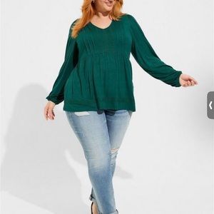 TORRID Slub V-Neck Lace Inset Pintuck Babydoll Top Botanical Green